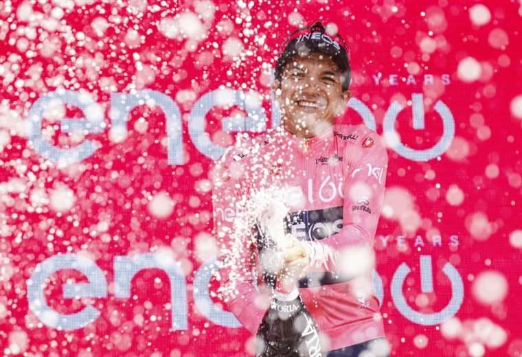 Richard Carapaz es el nuevo líder del Giro de Italia