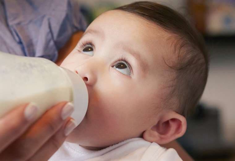 Por qué hay una preocupante escasez de leche de fórmula para bebés en EE. UU.
