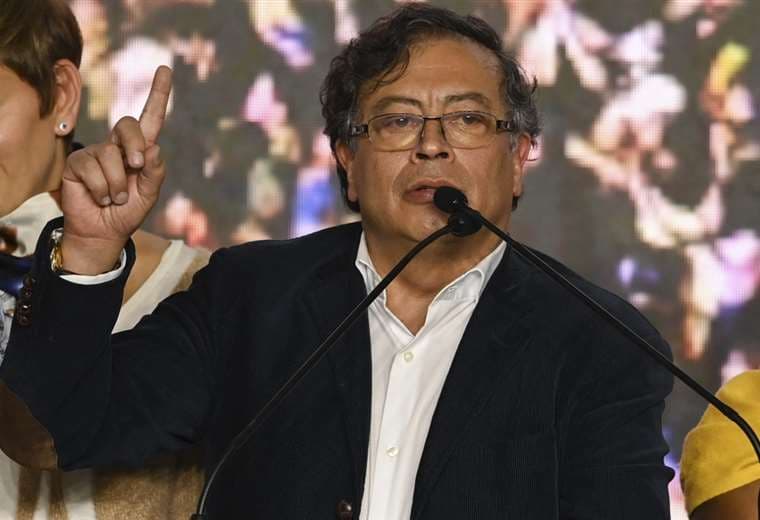 Petro aventaja a Hernández en balotaje en Colombia con 65 de los votos contabilizados 