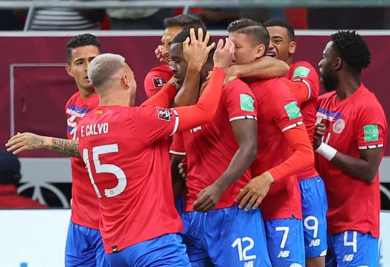 Al medio tiempo, Costa Rica derrota a Nueva Zelanda