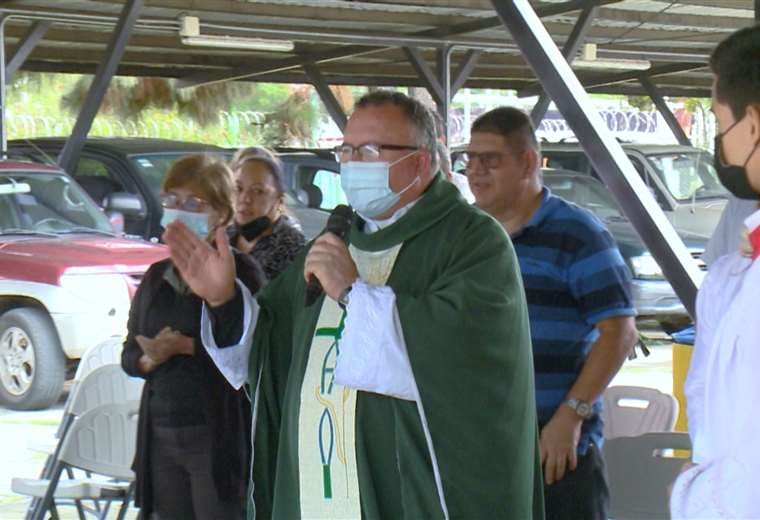 Padre Sergio inicia cadena de oración por el periodista Roy Solano