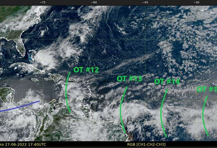 ¿Qué tan alta es la probabilidad de que onda tropical #13 se convierta en ciclón?