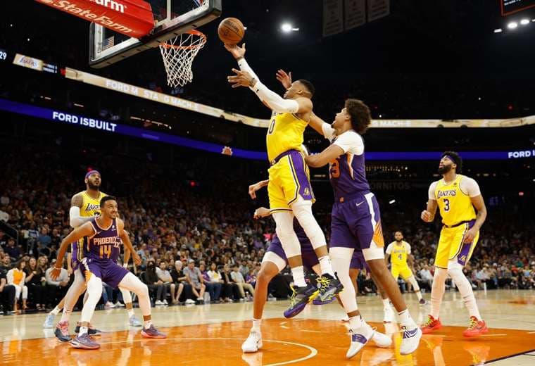 Russell Westbrook seguirá otra temporada con los Lakers por $47 millones