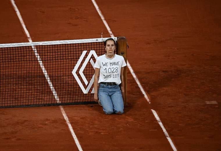 Ruud se cita en final de Roland Garros en partido interrumpido por activista