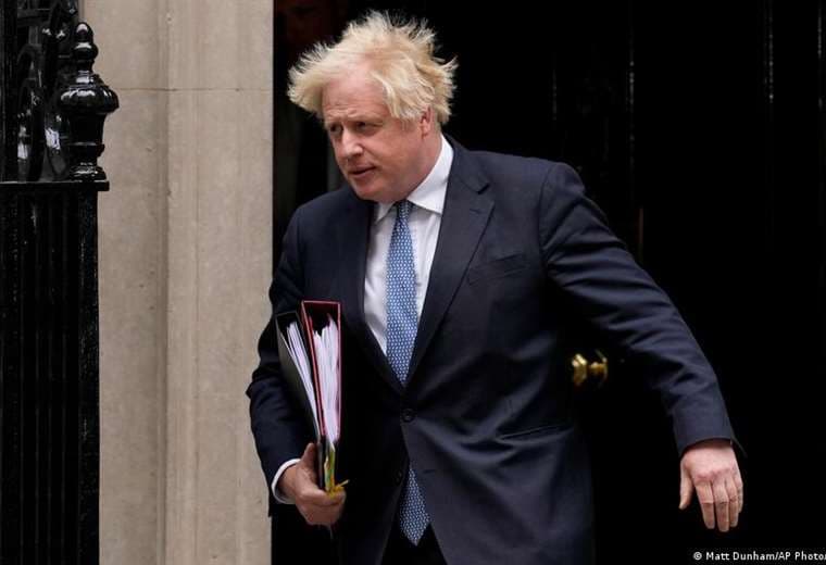 Primer ministro británico Boris Johnson será sometido a moción de censura de su partido