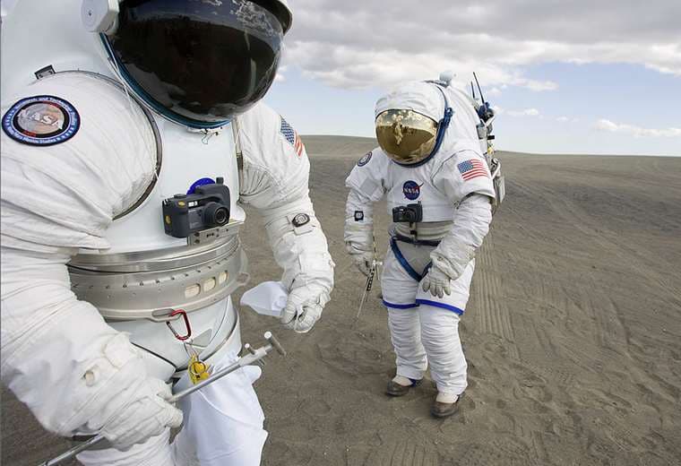 NASA adjudica dos contratos para trajes espaciales de próxima generación