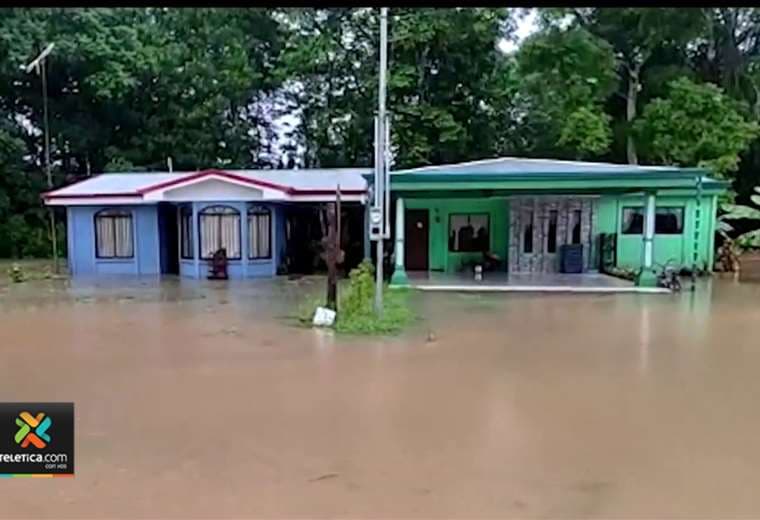 Aguaceros dejan más 200 casas inundadas, 50 con daños totales en Desamparados