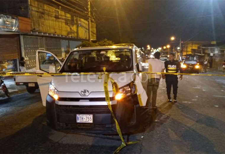 Mujer muere tras ser atropellada por microbús en Pavas