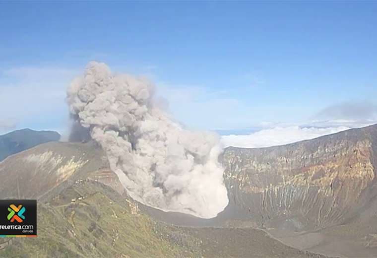Erupción del volcán Turrialba forma parte del proceso del coloso rumbo a “dormirse”