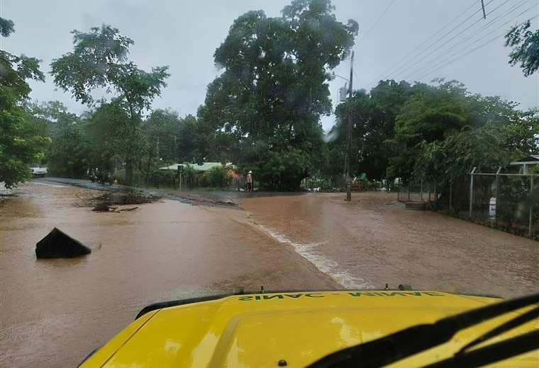 Videos: Fuertes lluvias provocaron inundaciones y desbordamiento de ríos en Guanacaste y Upala