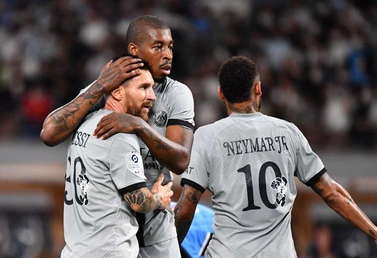 PSG gana en Lyon con gol de Messi y se coloca líder solitario en Francia