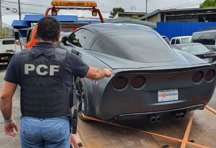 Decomisan un Corvette Gran Sport por ingresar al país sin pagar impuestos