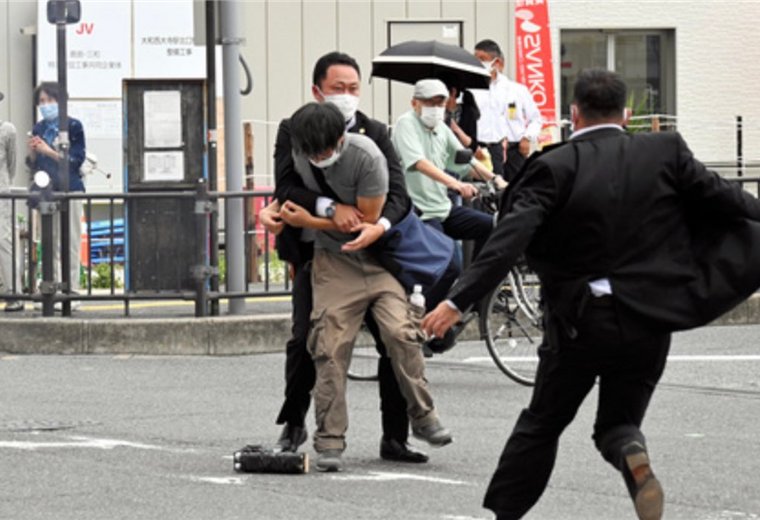 Sospechoso de matar a exprimer ministro japonés se someterá a examen psiquiátrico 