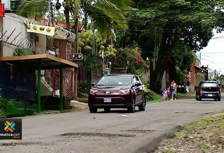 Vecinos de Tacacorí de Alajuela denuncian calle en pésimas condiciones