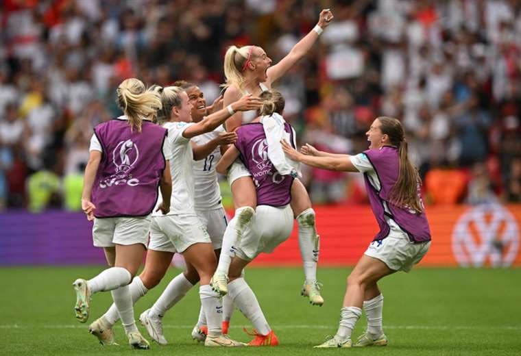 Inglaterra conquista la Eurocopa femenina en casa al ganar 2-1 a Alemania en la prórroga