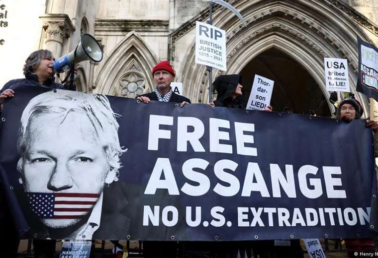 Julian Assange: diputados alemanes exigen su liberación