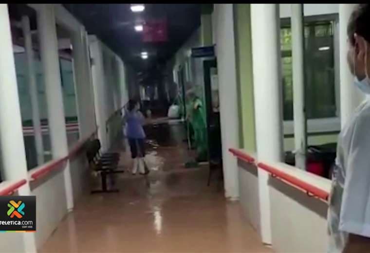 Video: Inundaciones afectaron el Hospital Tomás Casas, en Ciudad Cortés