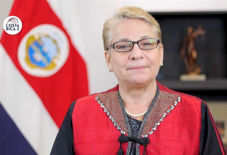 Ministra pide mantener diálogo sobre FEES: “No hace falta tanta agresividad”