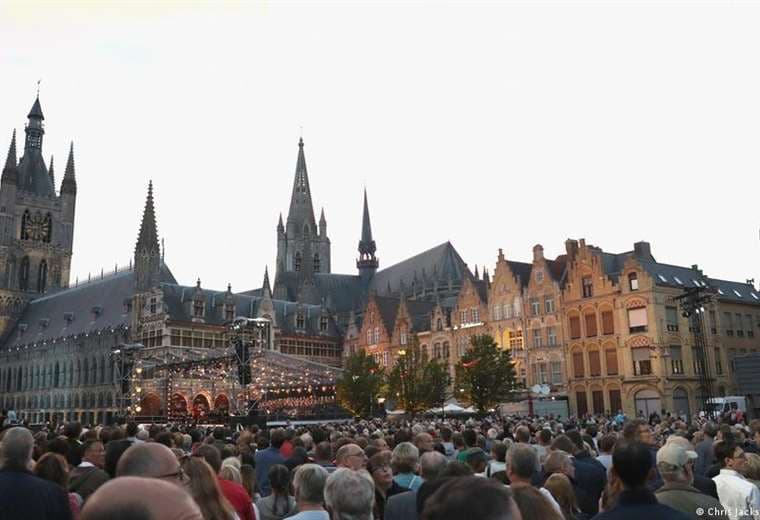 Plaza principal de Ypern, en la provincia de Flandes, Bélgica