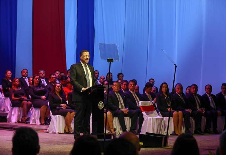Presidente Chaves anuncia que pronto presentará proyectos para vender BCR y BICSA