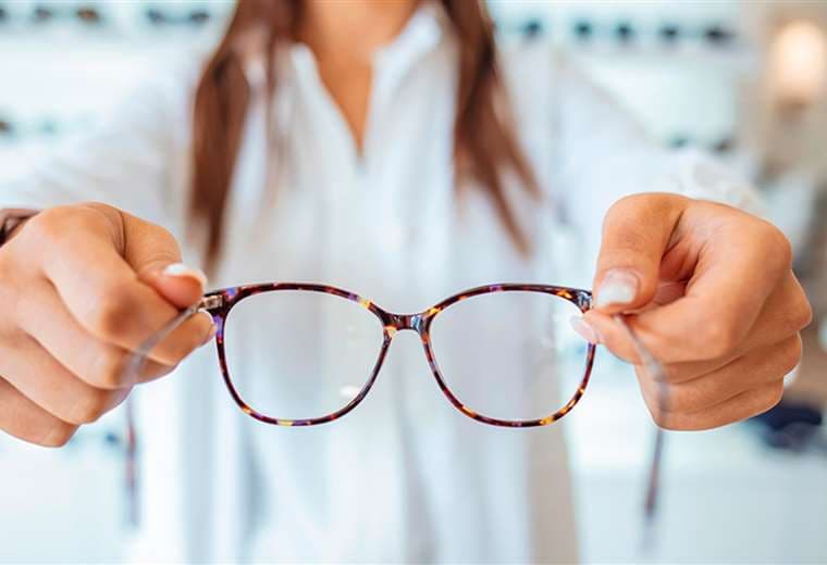 ¿Cómo funcionan los lentes bifocales?