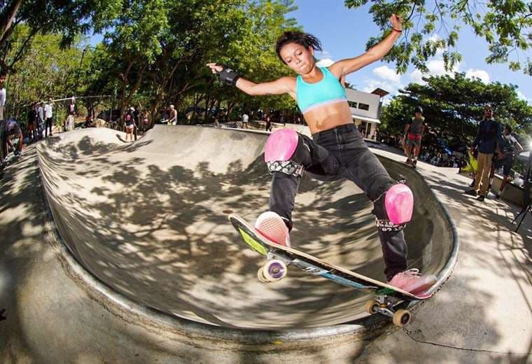 Campeona nacional de skateboarding lanza campaña para obtener fondos y competir en Mundial