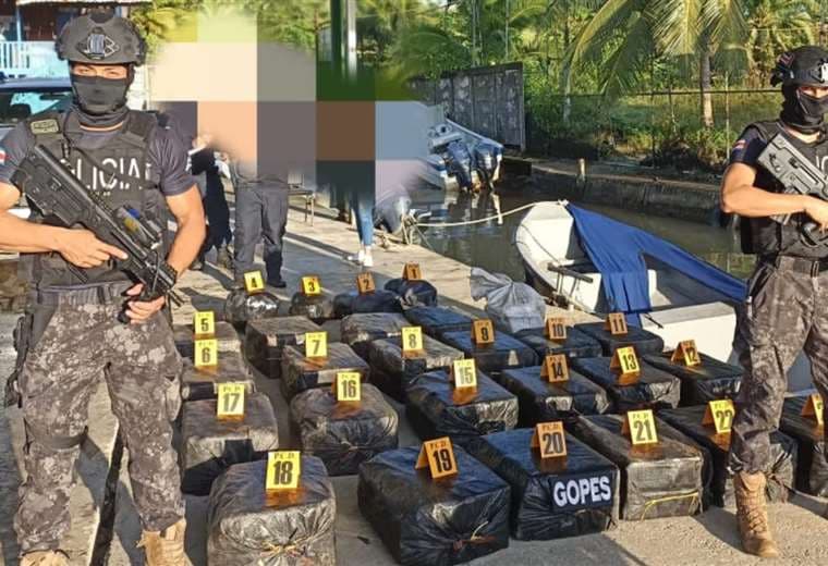 Detienen a tripulantes de lancha cargada de droga en aguas del Caribe