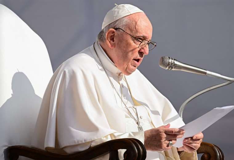 Papa Francisco advierte sobre el "infantilismo bélico" en la política mundial
