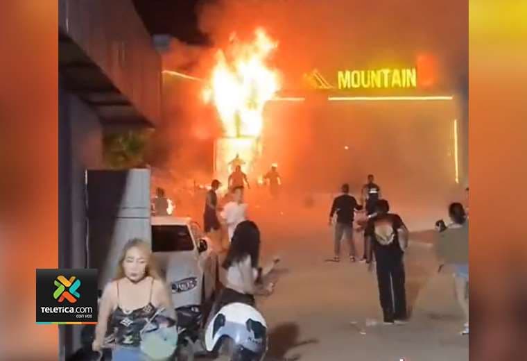 Catorce muertos en un incendio en una discoteca en Tailandia