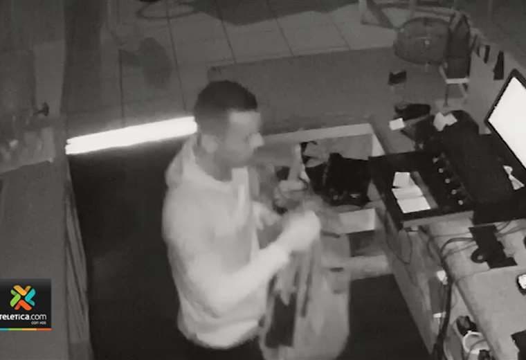 Video: OIJ busca a cocinero, quien es sospechoso de robar dinero de cafetería