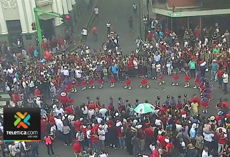 San José se llena de fiesta con los desfiles del 15 de setiembre