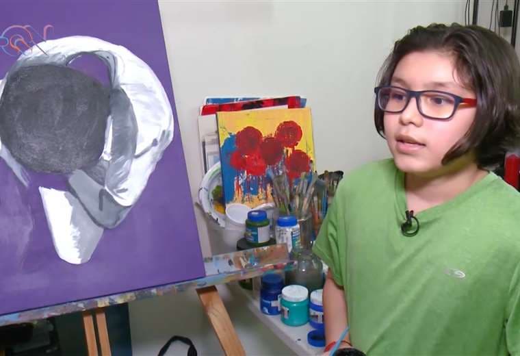 Niño pintor le hace frente al 'bullying' con el arte 