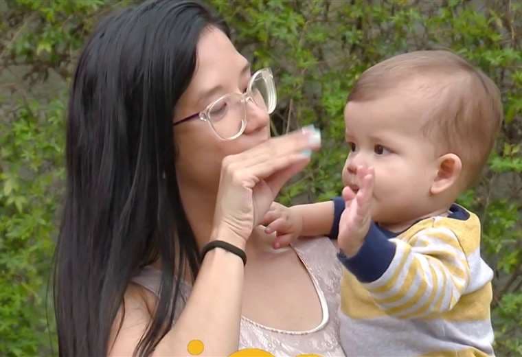 Madre primeriza creó plataforma para mujeres sordas