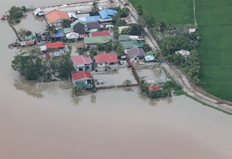 Seis muertos por tifón en Filipinas