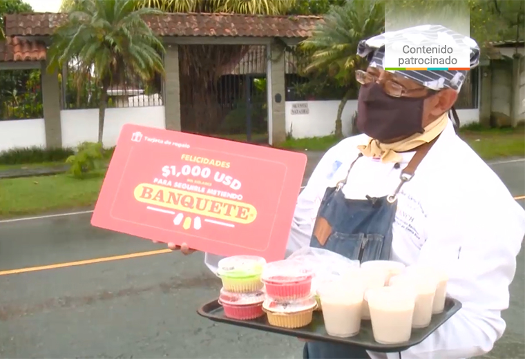 Don José vende postres en las calles de Alajuela sin importar el clima