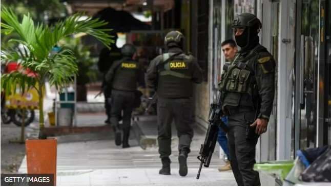 Mueren 8 policías en una emboscada en Colombia