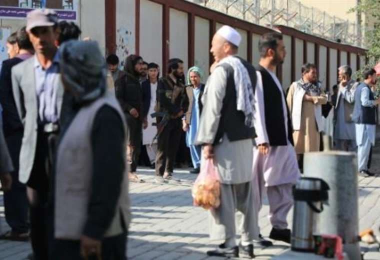 Ataque suicida causa 19 muertos en un centro educativo de Kabul