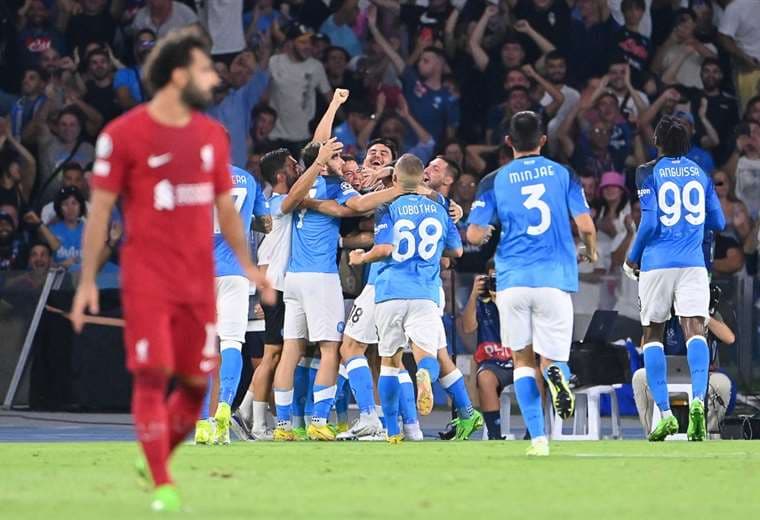 Nápoles golea 4-1 al Liverpool, finalista en la pasada edición de Champions