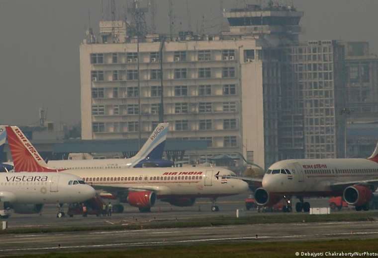 Avión ruso aterriza de emergencia en India tras aviso de bomba