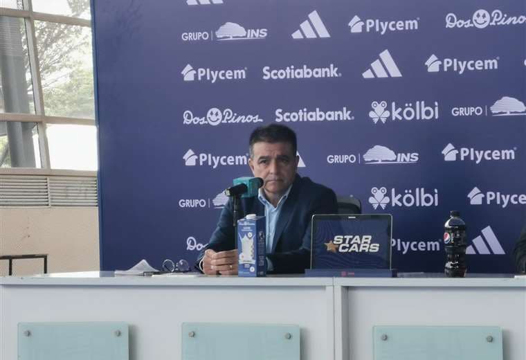 Fedefútbol presentó al argentino Claudio Vivas como nuevo director deportivo 