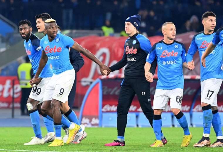 Nápoles aplasta a la Juventus y se distancia en la Serie A