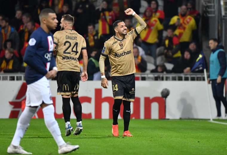 Sin Messi ni Neymar, París SG sufre en Lens su primera derrota de la temporada