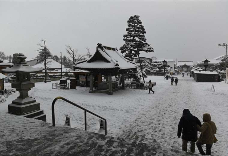 Tormentas de nieve y frío excepcional en Japón