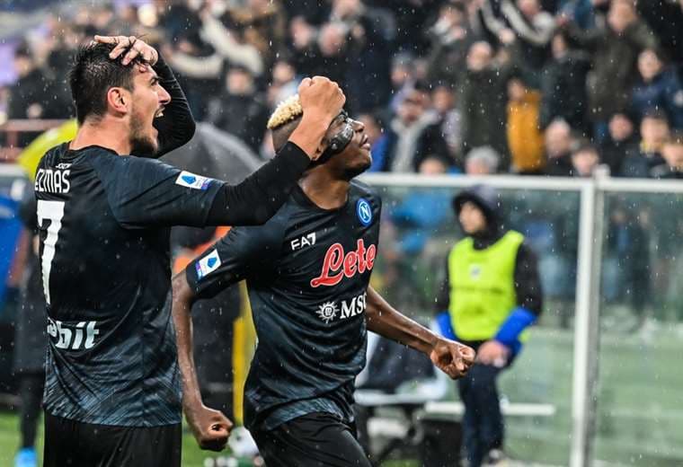 Nápoles se acerca al 'Scudetto', Milan y Juventus en crisis