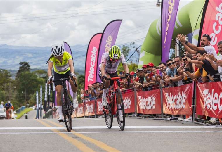 Lilibeth Chacón triunfa en el sprint y sigue líder de la Vuelta Femenina