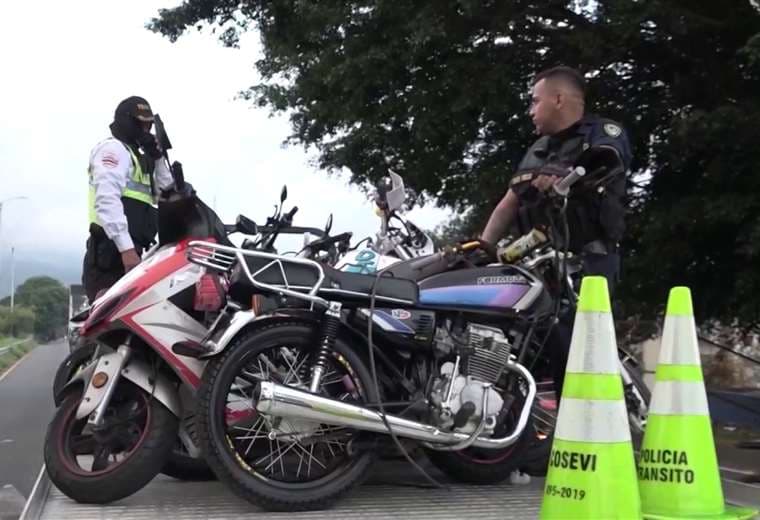 "Caravana del payaso" dejó 350 multas y 39 motocicletas decomisadas
