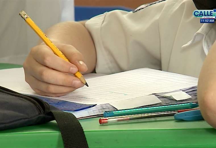 Asalto a maestra obliga a repetir examen a estudiantes de tercer grado