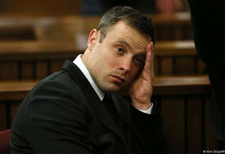 Conceden la libertad condicional a Oscar Pistorius