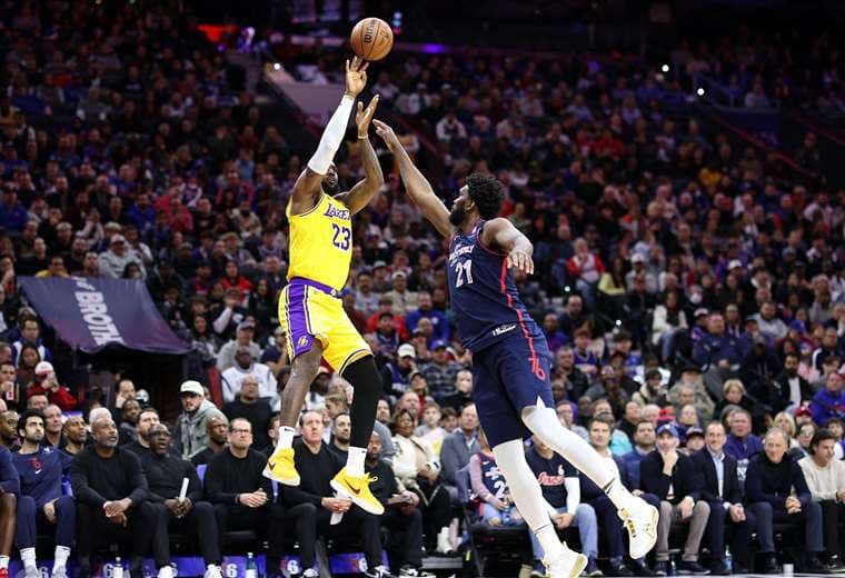 Lakers evitan eliminación ante Denver y Boston retoma control de su serie