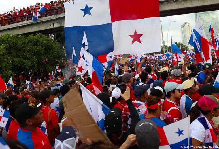 Gobierno de Panamá pide "el retorno de la paz social"